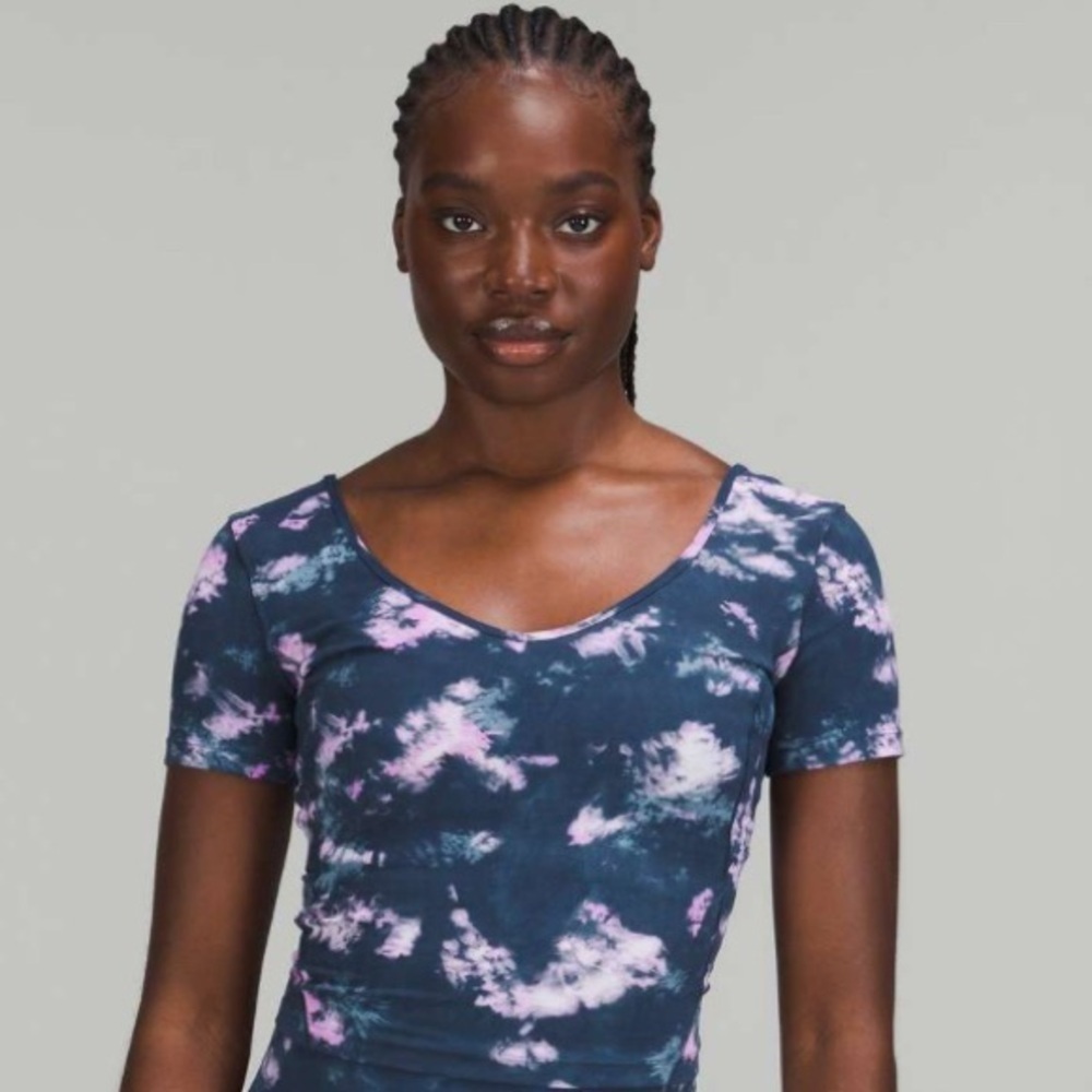 Lululemon Align T-Shirt size 2 Circulate Tie Dye Mineral Blue Multi